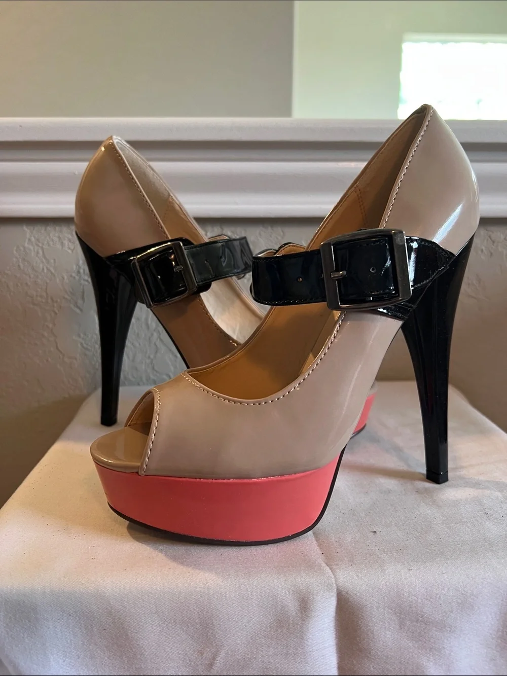 Steve Madden Beige Peep-Toe Platform Sandals with Coral Sole